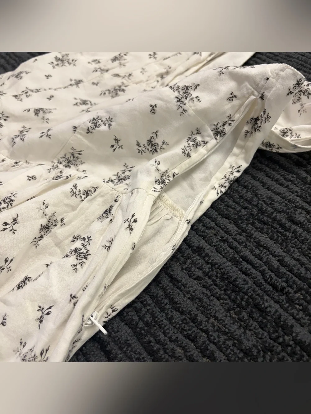 H&M Floral Print V Neck Sleeveless Flared Skirt Mini Dress - Picture 3 of 9